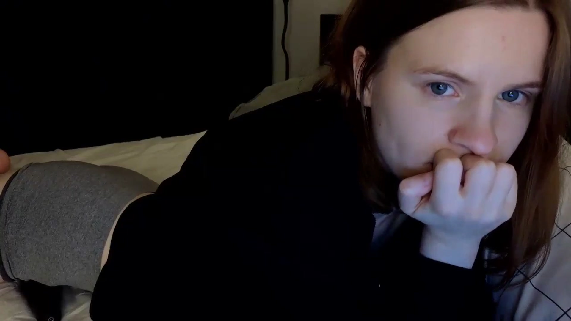 Gallery image thumbnail from Yuri_elfie's myfreecams stream on, 06/06/2024, 03:33 image 19 of 20