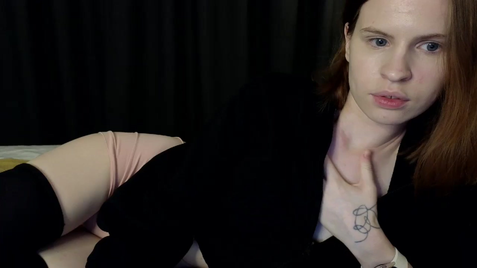 Gallery image thumbnail from Yuri_elfie's myfreecams stream on, 06/23/2024, 24:04 image 9 of 20