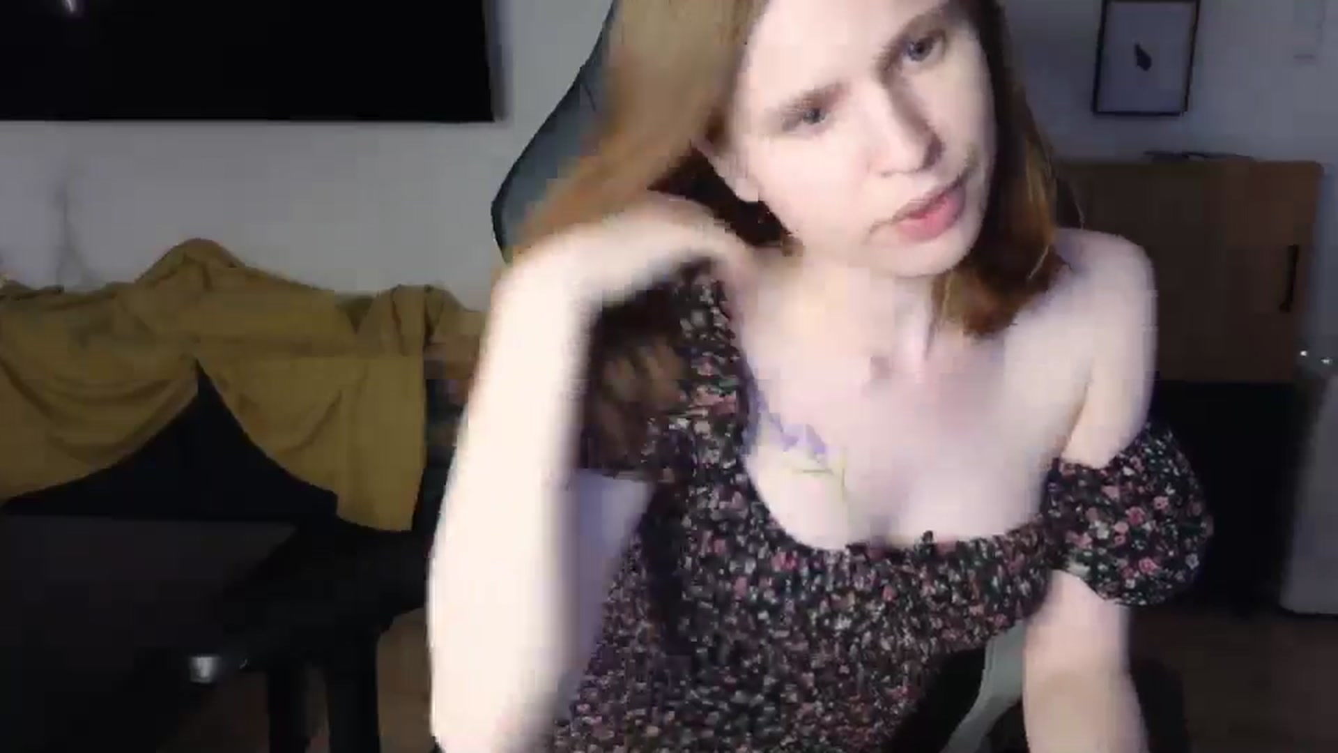 Gallery image thumbnail from Yuri_elfie's myfreecams stream on, 07/22/2024, 04:00 image 12 of 20