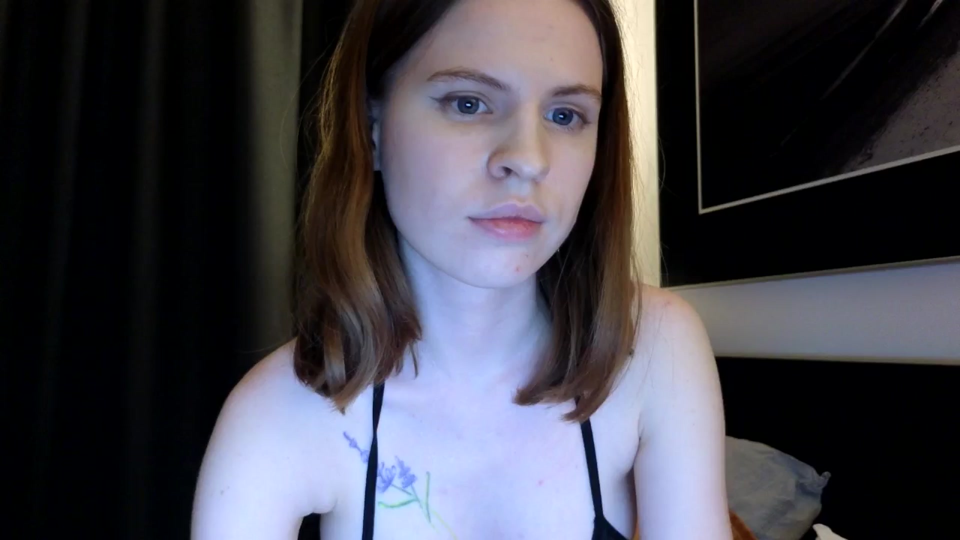 Gallery image thumbnail from Yuri_elfie's myfreecams stream on, 08/02/2024, 04:50 image 18 of 20