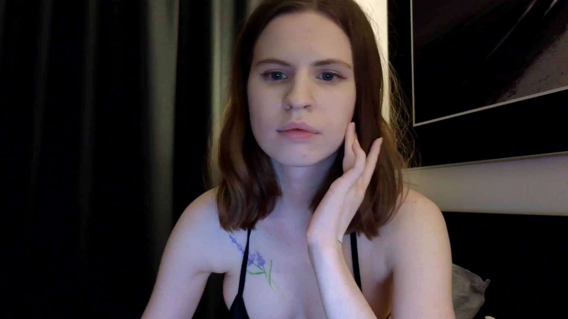 Gallery image thumbnail from Yuri_elfie's myfreecams stream on, 08/02/2024, 04:50 image 16 of 20