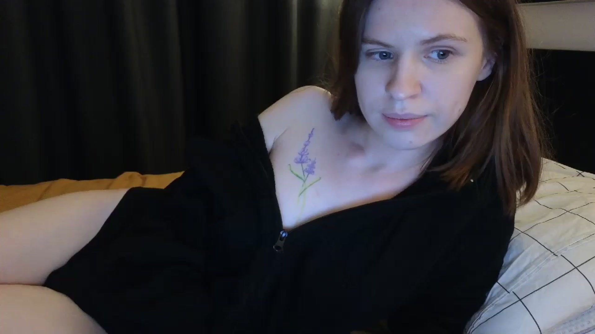 Gallery image thumbnail from Yuri_elfie's myfreecams stream on, 08/06/2024, 03:27 image 2 of 20