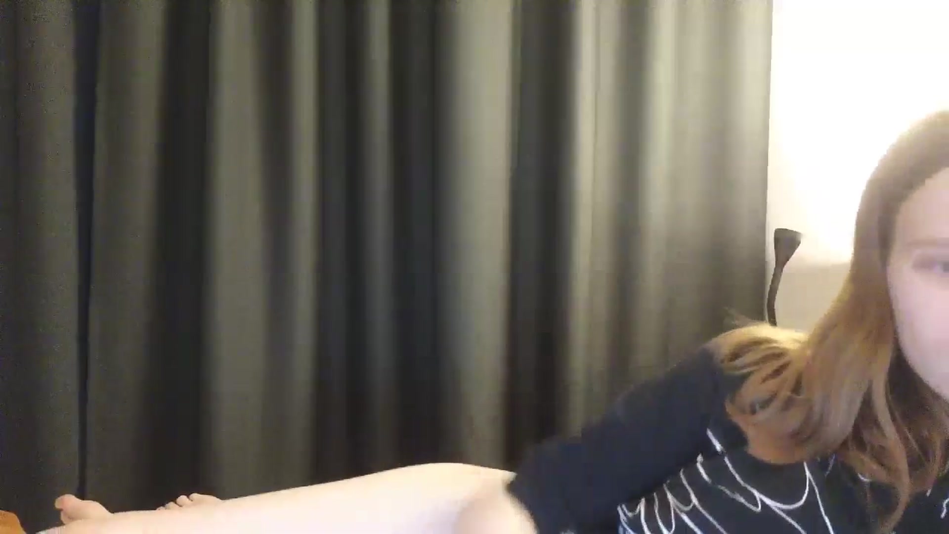 Gallery image thumbnail from Yuri_elfie's myfreecams stream on, 08/17/2024, 17:37 image 19 of 20