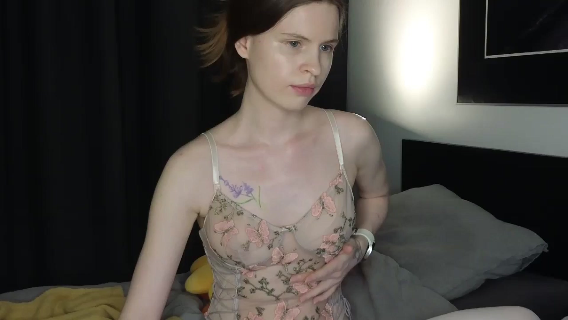 Gallery image thumbnail from Yuri_elfie's myfreecams stream on, 08/20/2024, 22:55 image 1 of 20