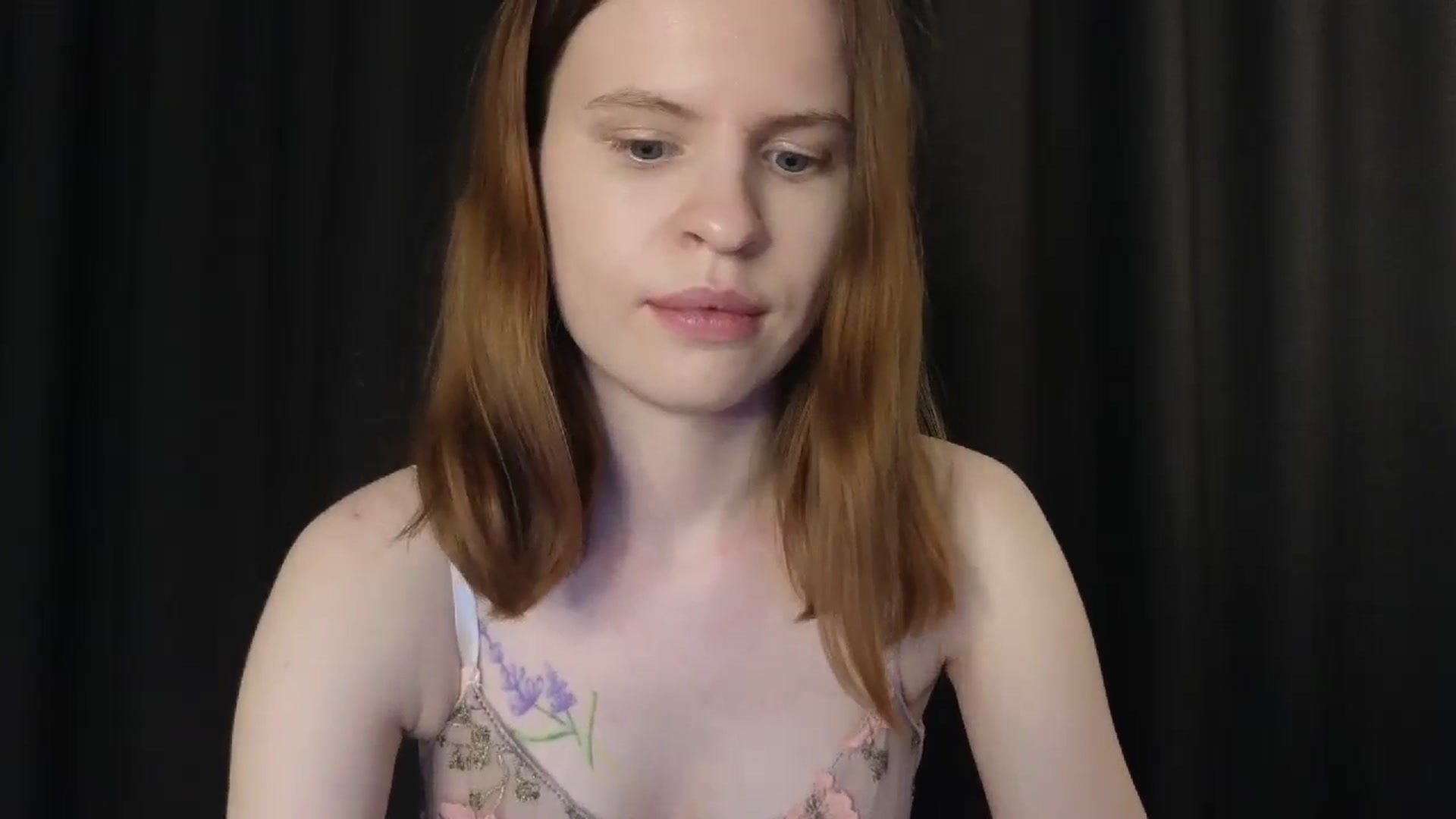 Gallery image thumbnail from Yuri_elfie's myfreecams stream on, 08/21/2024, 01:30 image 4 of 20