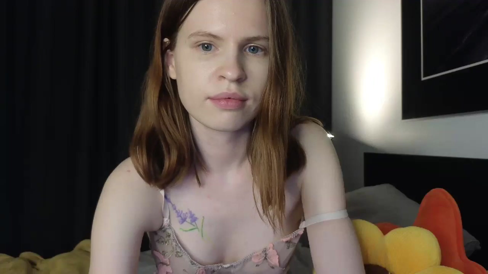 Gallery image thumbnail from Yuri_elfie's myfreecams stream on, 08/21/2024, 01:30 image 16 of 20