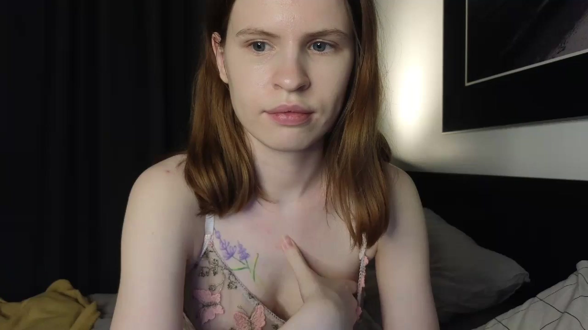 Gallery image thumbnail from Yuri_elfie's myfreecams stream on, 08/21/2024, 01:30 image 20 of 20
