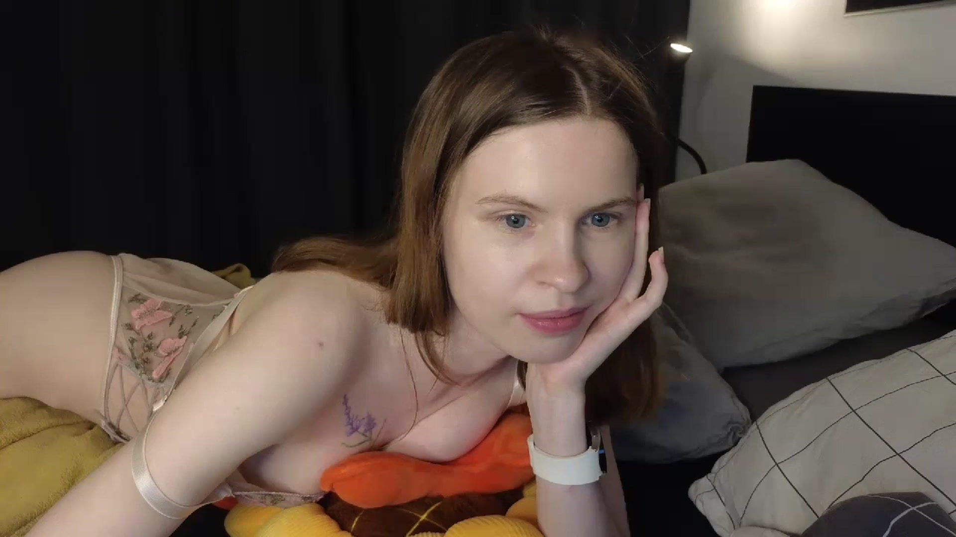 Gallery image thumbnail from Yuri_elfie's myfreecams stream on, 08/21/2024, 01:30 image 9 of 20