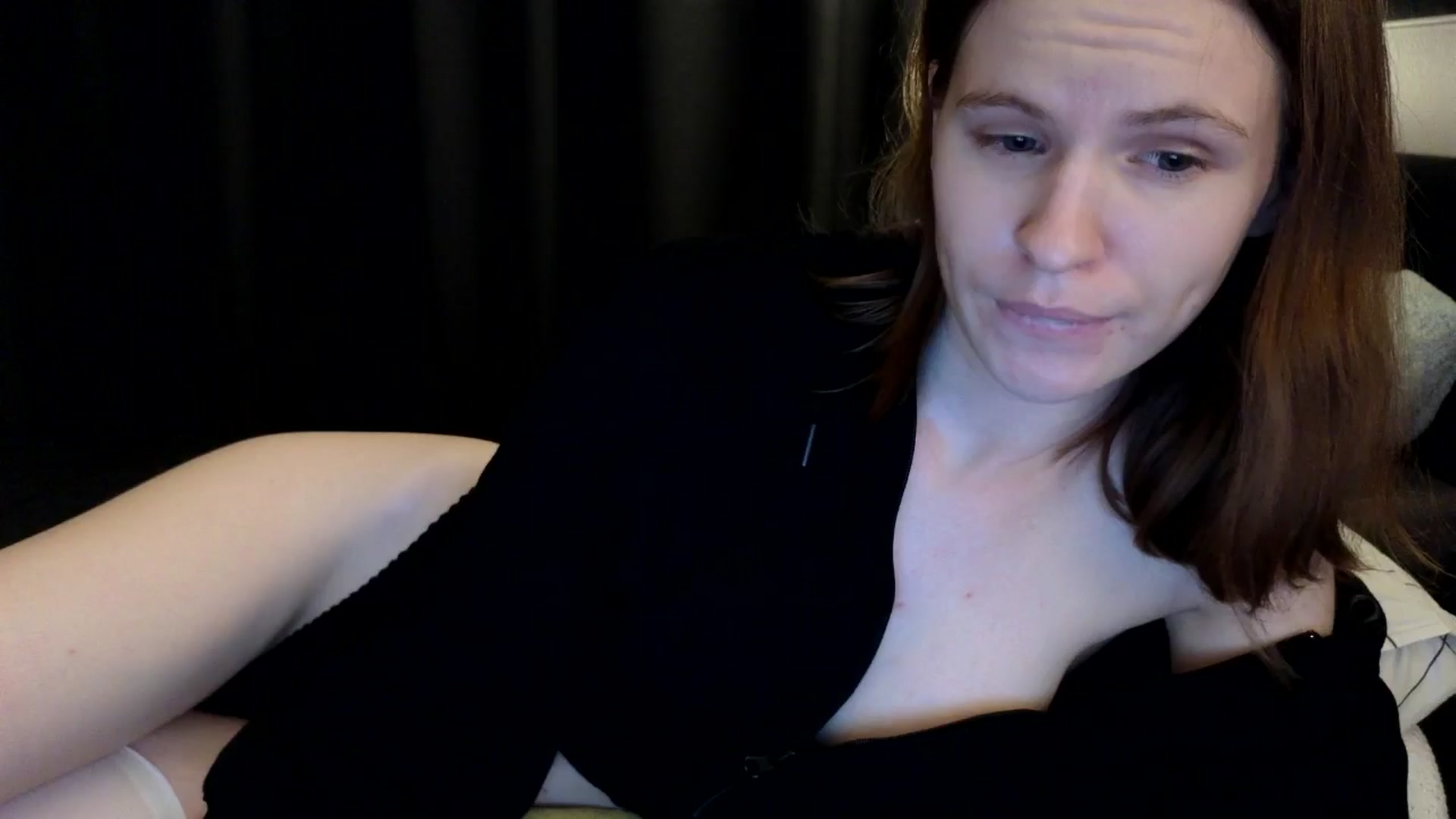 Gallery image thumbnail from Yuri_elfie's myfreecams stream on, 08/25/2024, 04:58 image 5 of 20