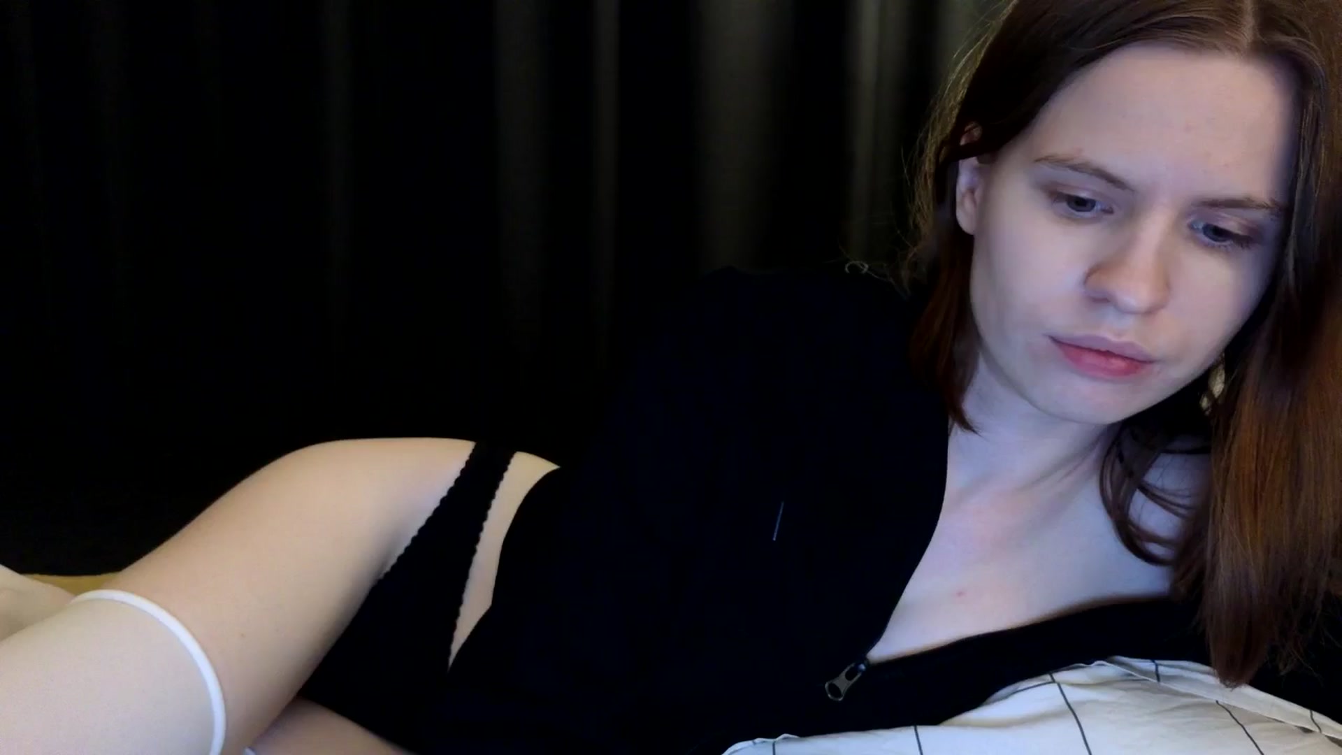 Gallery image thumbnail from Yuri_elfie's myfreecams stream on, 08/25/2024, 04:58 image 3 of 20