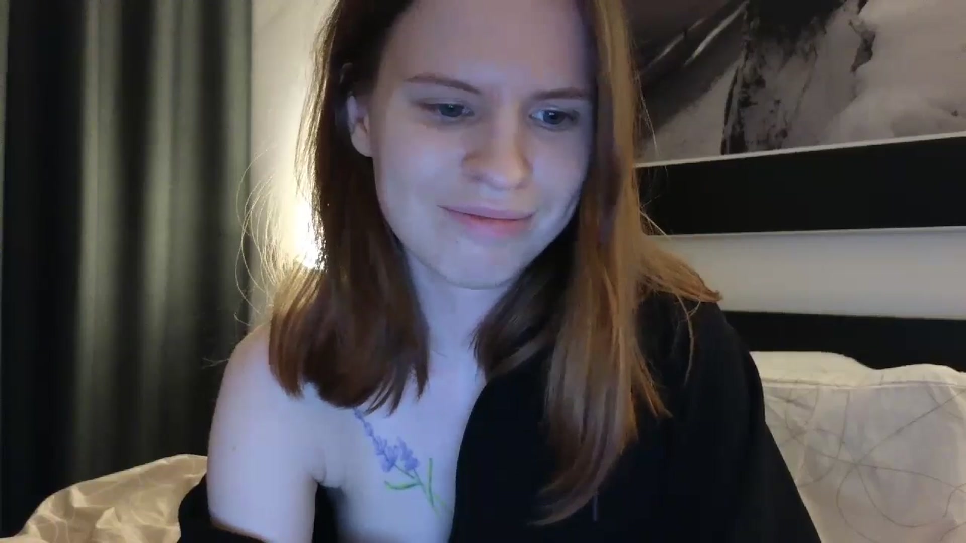 Gallery image thumbnail from Yuri_elfie's myfreecams stream on, 09/26/2024, 04:07 image 3 of 20