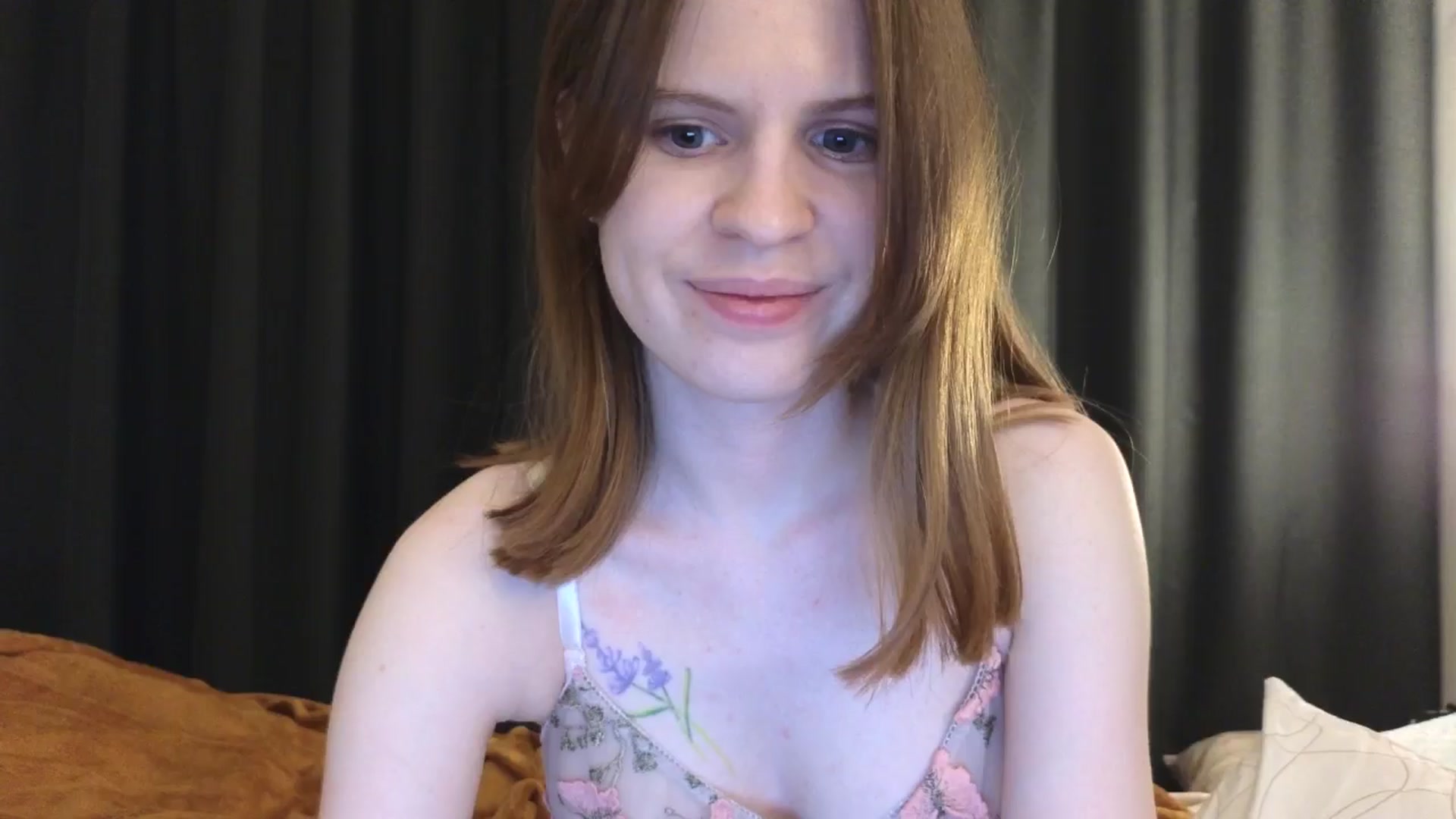 Gallery image thumbnail from Yuri_elfie's myfreecams stream on, 09/28/2024, 01:47 image 11 of 20