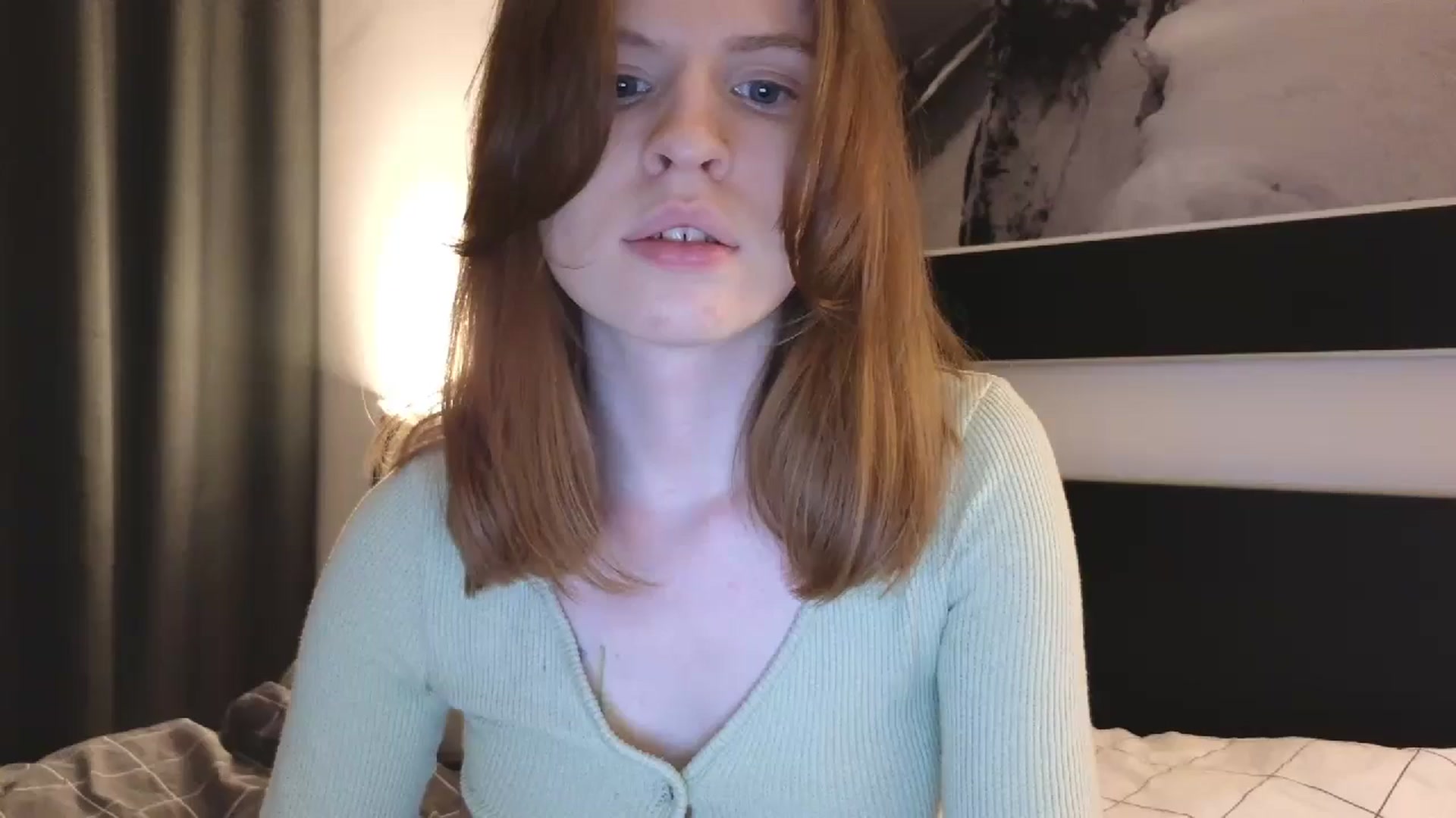 Gallery image thumbnail from Yuri_elfie's myfreecams stream on, 10/14/2024, 04:43 image 1 of 20