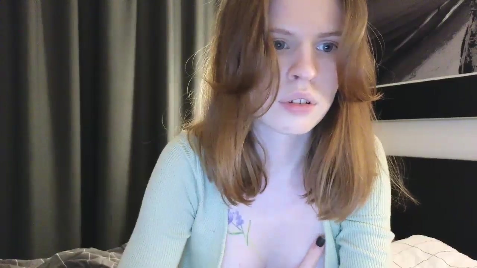Gallery image thumbnail from Yuri_elfie's myfreecams stream on, 10/14/2024, 04:43 image 15 of 20