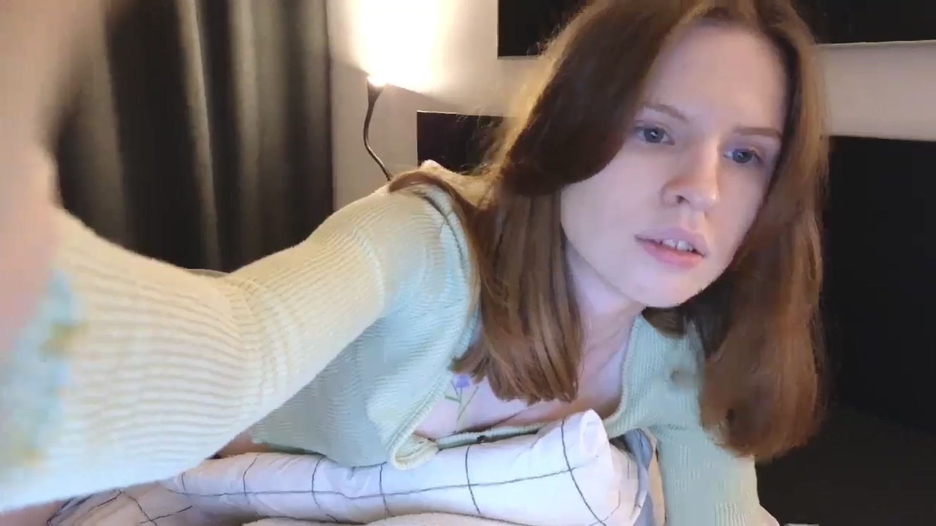 Gallery image thumbnail from Yuri_elfie's myfreecams stream on, 10/14/2024, 04:43 image 6 of 20