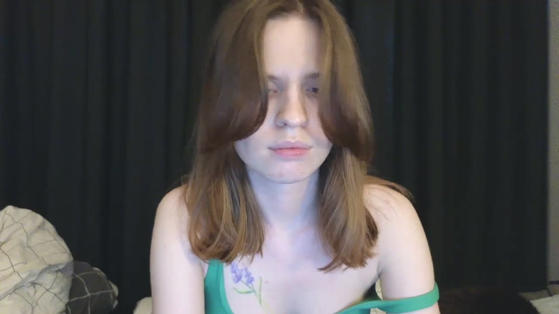 Gallery image thumbnail from Yuri_elfie's myfreecams stream on, 10/17/2024, 09:45 image 5 of 20