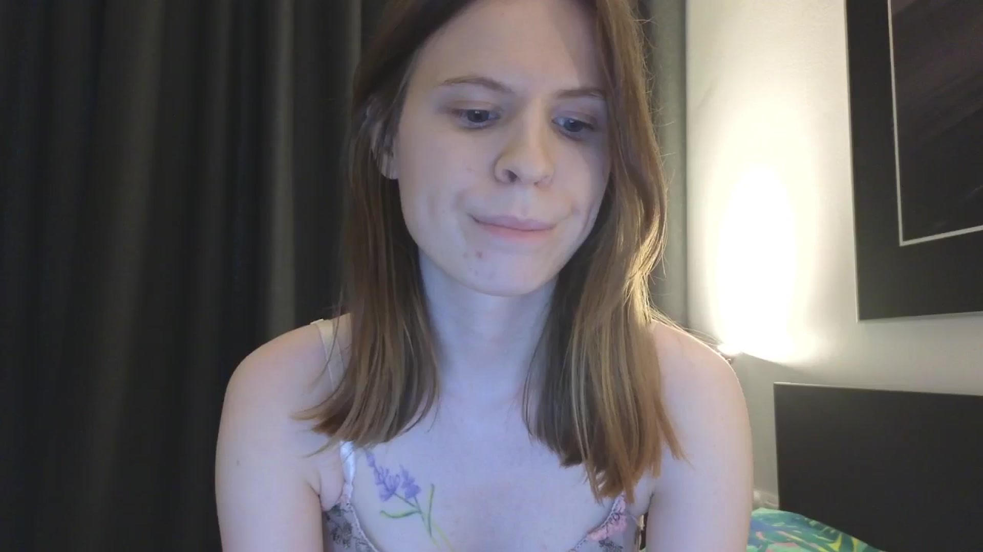 Gallery image thumbnail from Yuri_elfie's myfreecams stream on, 11/04/2024, 08:27 image 17 of 20