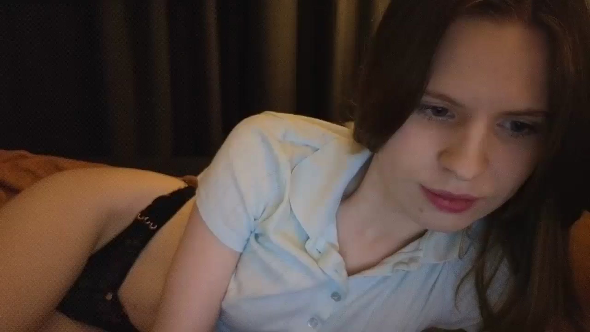Gallery image thumbnail from Yuri_elfie's myfreecams stream on, 11/05/2024, 03:07 image 11 of 20