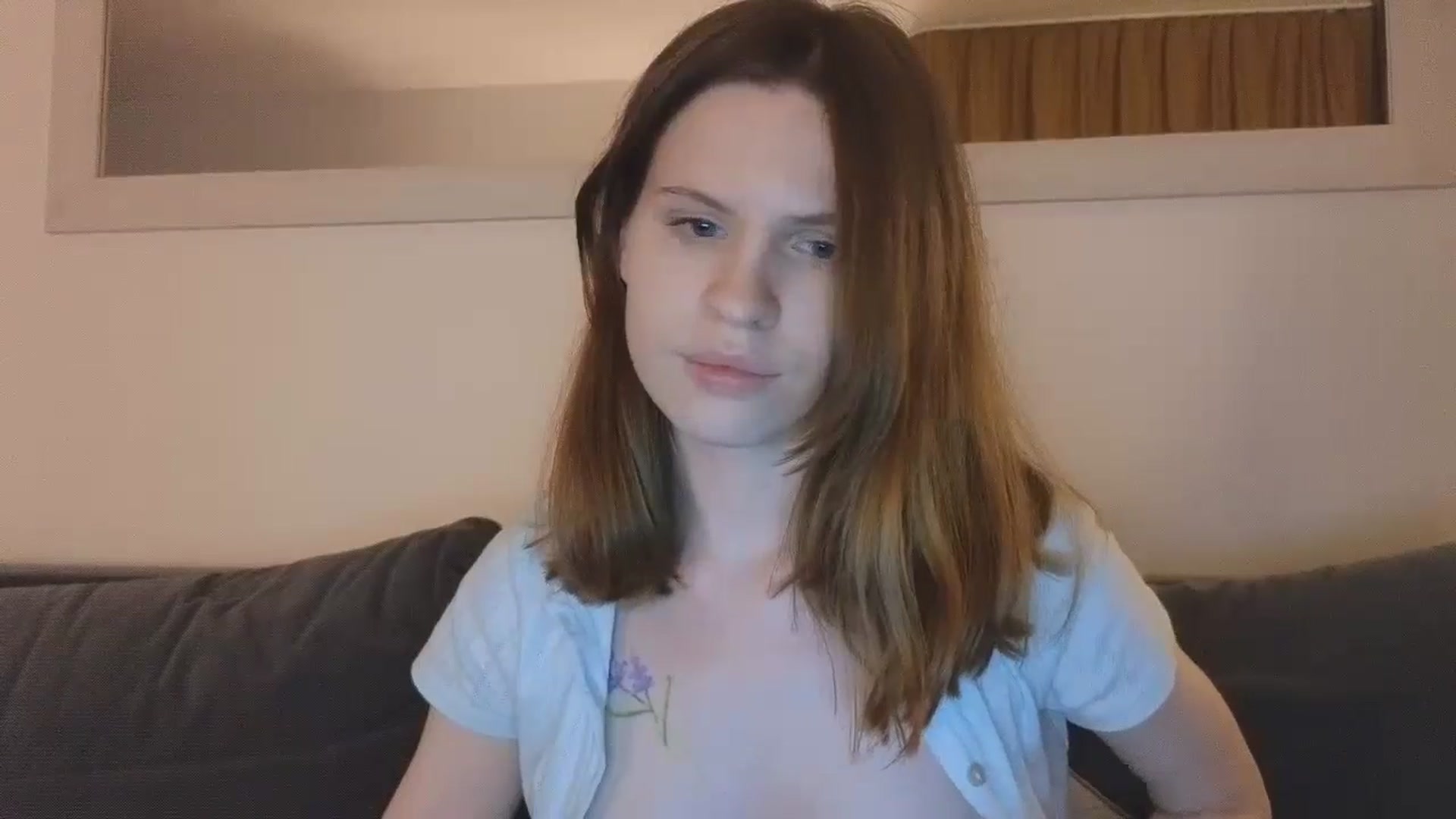 Gallery image thumbnail from Yuri_elfie's myfreecams stream on, 11/09/2024, 04:44 image 4 of 20