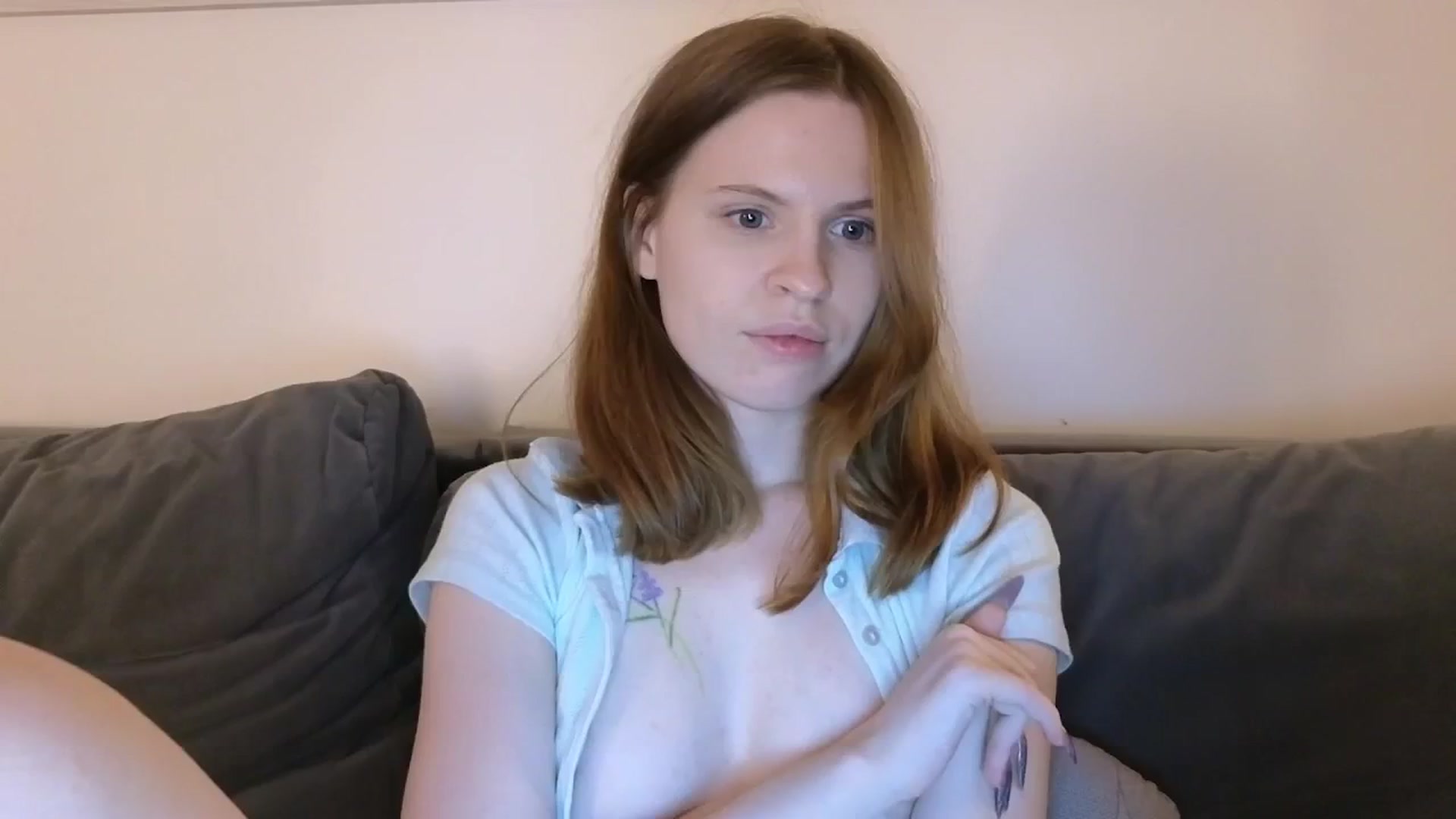 Gallery image thumbnail from Yuri_elfie's myfreecams stream on, 11/09/2024, 07:00 image 18 of 20