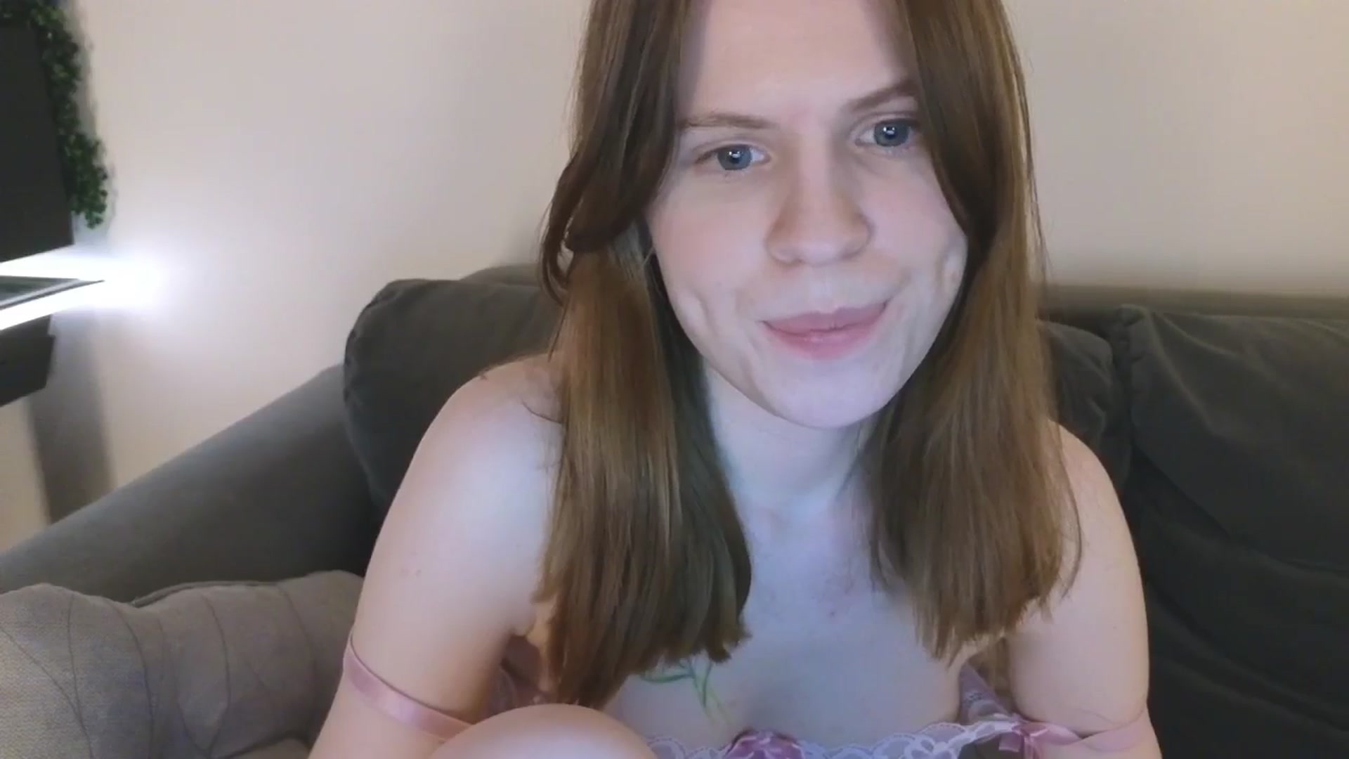Gallery image thumbnail from Yuri_elfie's myfreecams stream on, 11/19/2024, 06:09 image 18 of 20