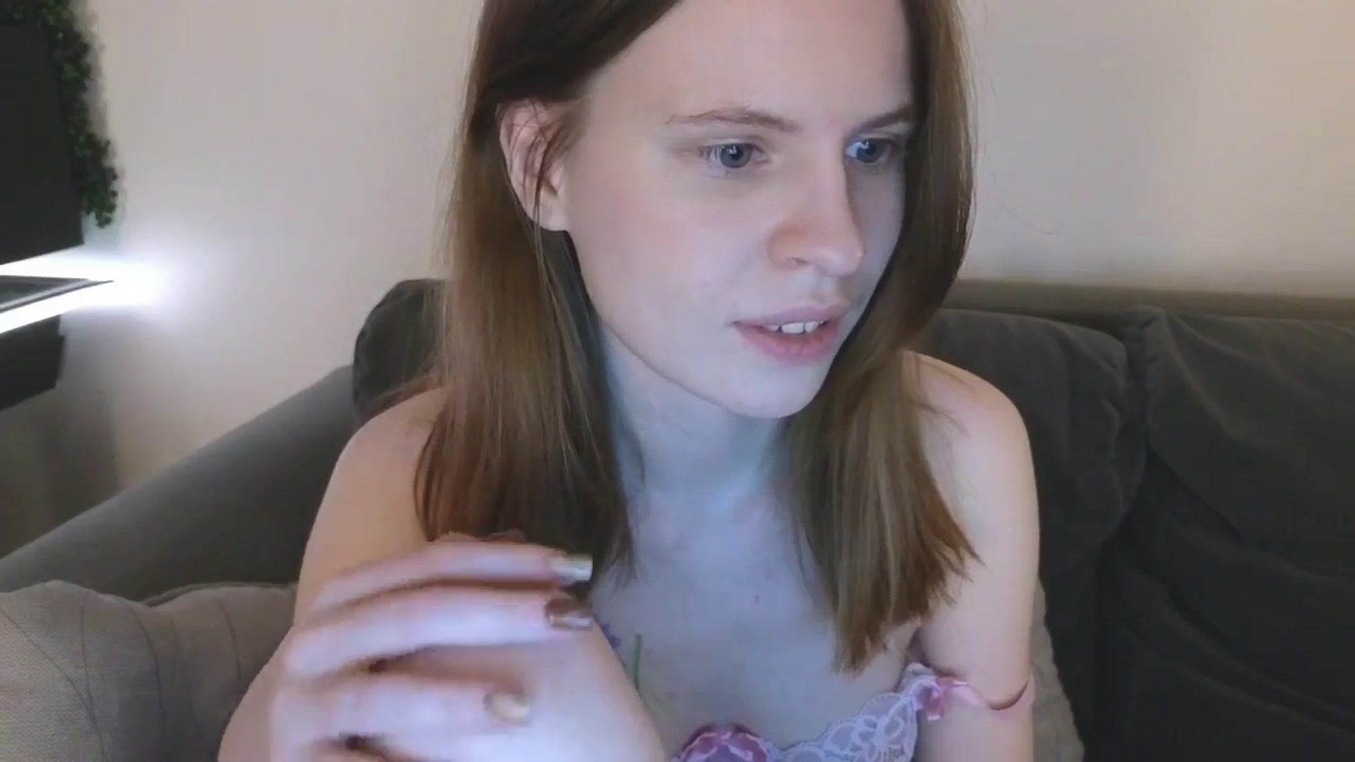 Gallery image thumbnail from Yuri_elfie's myfreecams stream on, 11/19/2024, 06:09 image 20 of 20