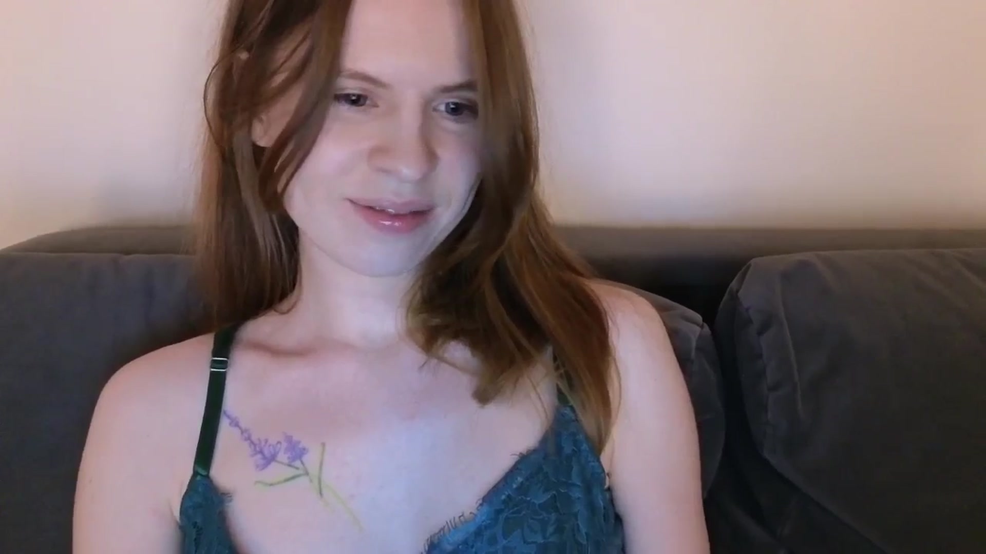 Gallery image thumbnail from Yuri_elfie's myfreecams stream on, 11/23/2024, 05:10 image 16 of 20