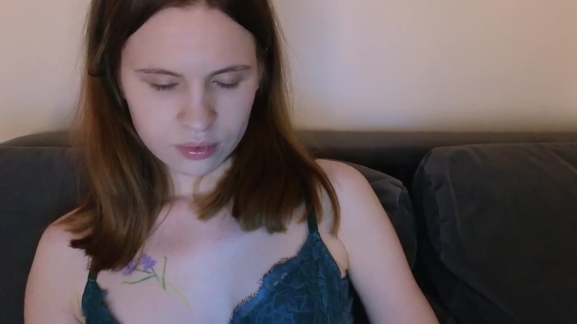 Gallery image thumbnail from Yuri_elfie's myfreecams stream on, 11/23/2024, 05:10 image 17 of 20