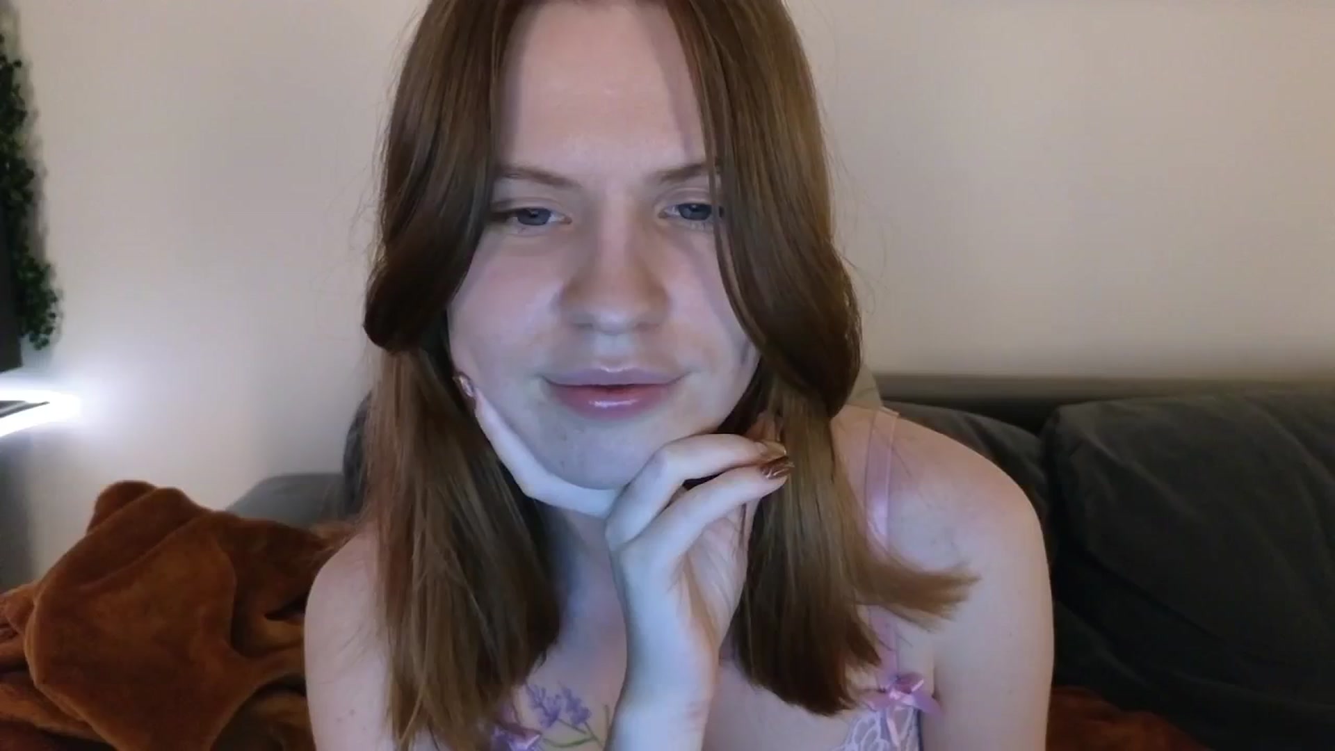 Gallery image thumbnail from Yuri_elfie's myfreecams stream on, 11/24/2024, 04:09 image 4 of 20