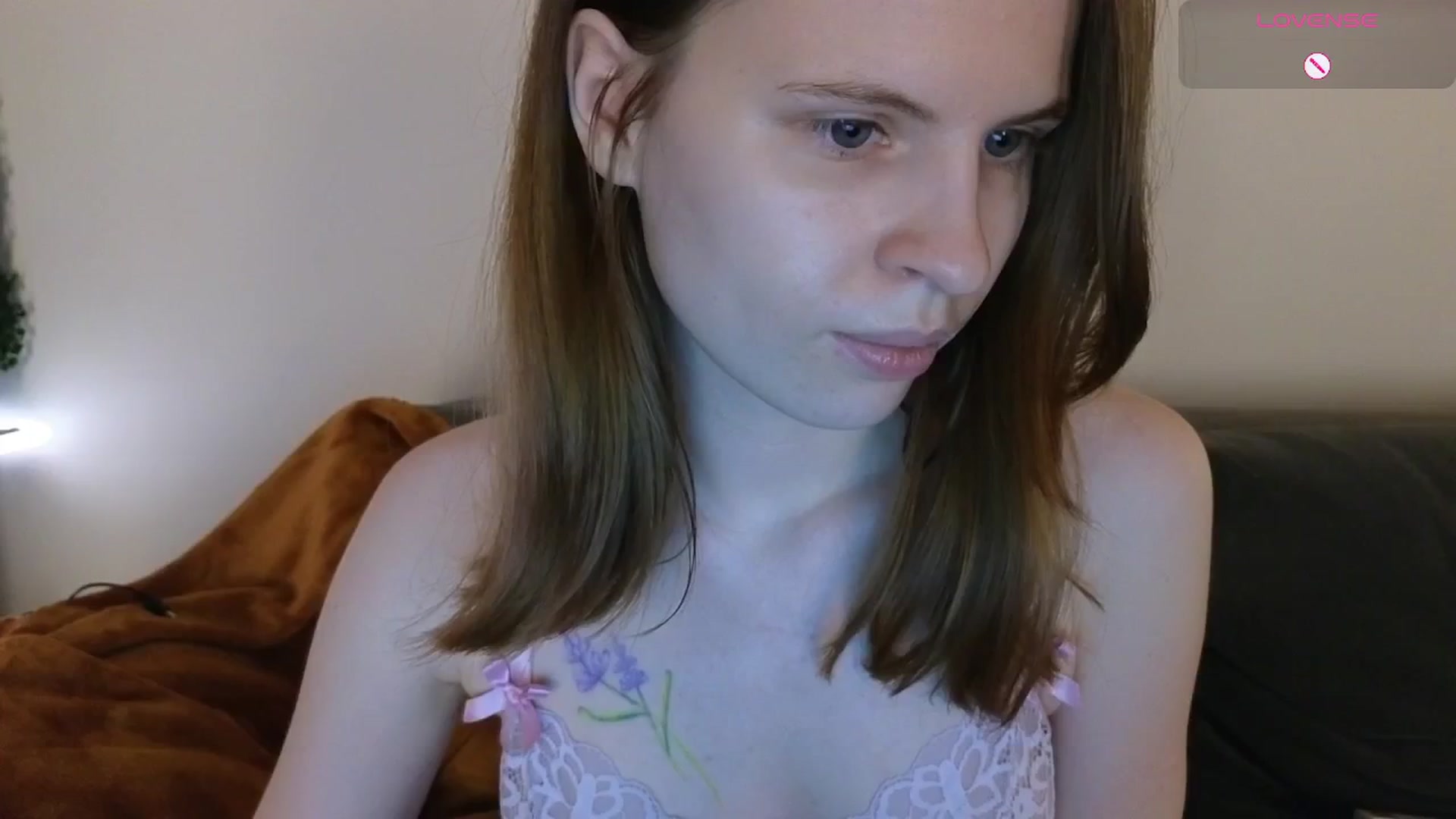 Gallery image thumbnail from Yuri_elfie's myfreecams stream on, 11/24/2024, 06:47 image 15 of 20