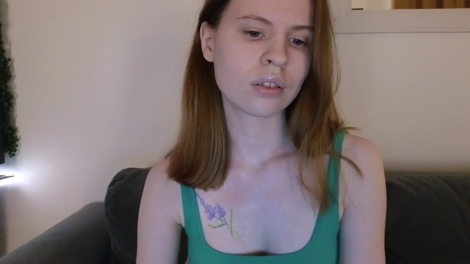 Gallery image thumbnail from Yuri_elfie's myfreecams stream on, 11/25/2024, 02:59 image 8 of 20