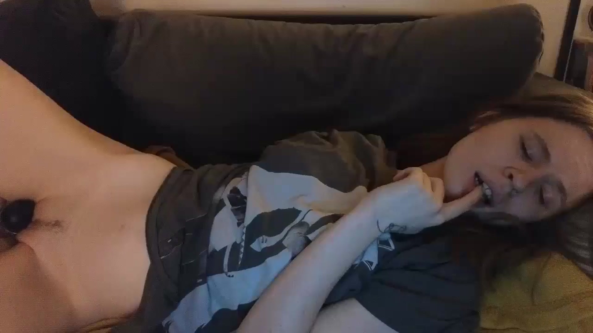 Gallery image thumbnail from Yuri_elfie's myfreecams stream on, 12/01/2024, 14:57 image 6 of 20