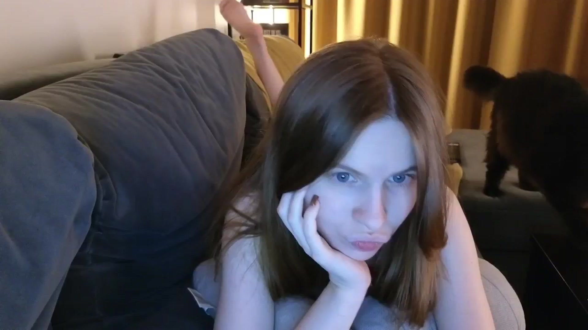 Gallery image thumbnail from Yuri_elfie's myfreecams stream on, 12/03/2024, 08:11 image 10 of 20