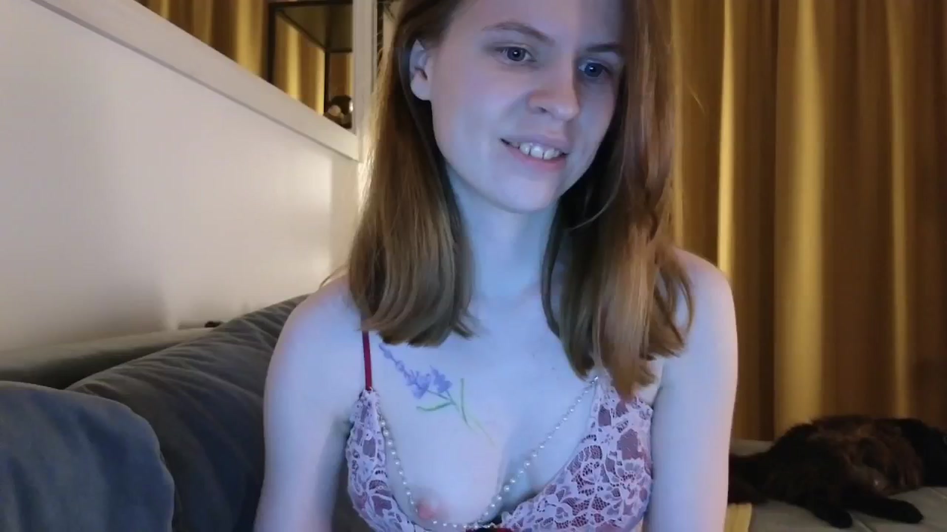 Gallery image thumbnail from Yuri_elfie's myfreecams stream on, 12/03/2024, 08:11 image 11 of 20