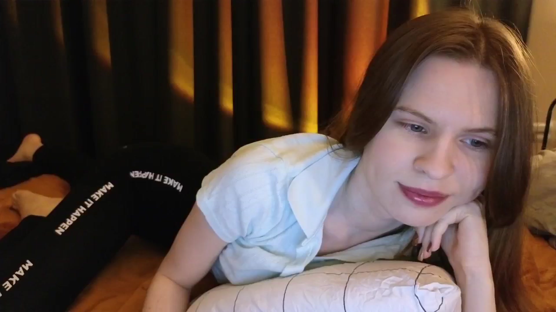 Gallery image thumbnail from Yuri_elfie's myfreecams stream on, 12/04/2024, 04:05 image 1 of 20