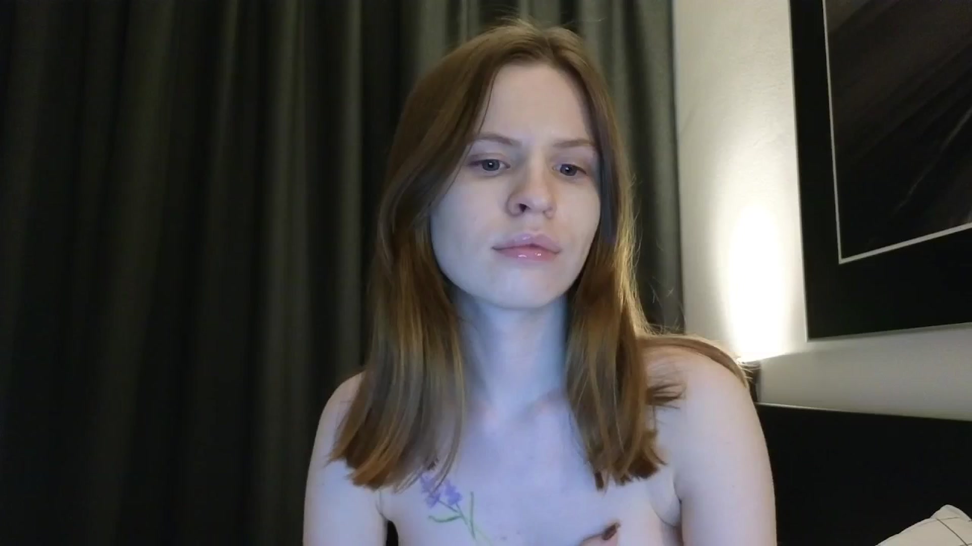 Gallery image thumbnail from Yuri_elfie's myfreecams stream on, 12/13/2024, 08:40 image 3 of 20