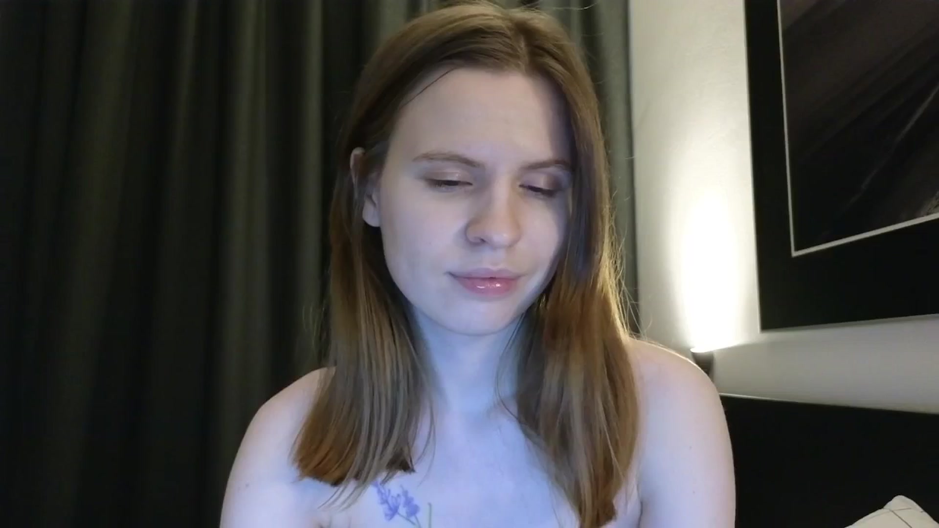 Gallery image thumbnail from Yuri_elfie's myfreecams stream on, 12/13/2024, 08:40 image 10 of 20