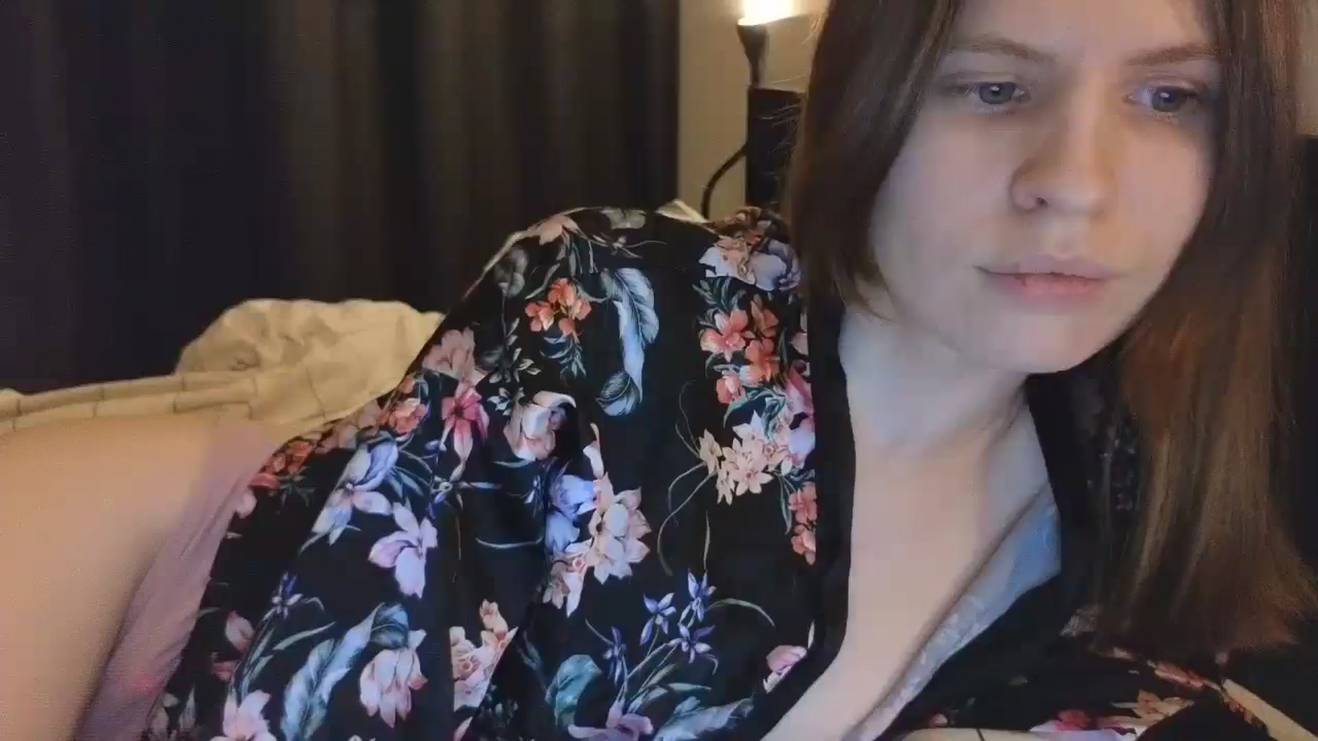 Gallery image thumbnail from Yuri_elfie's myfreecams stream on, 12/20/2024, 02:56 image 2 of 20