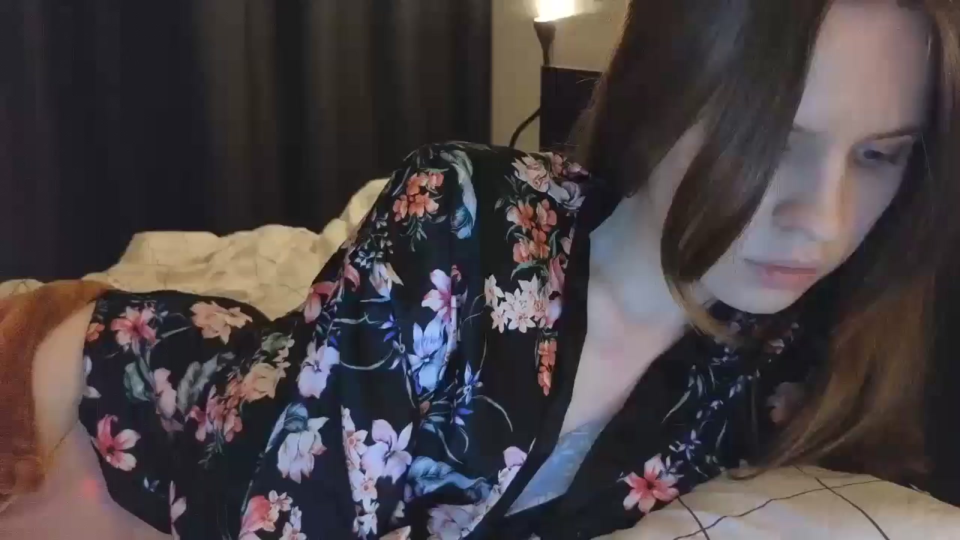 Gallery image thumbnail from Yuri_elfie's myfreecams stream on, 12/20/2024, 02:56 image 9 of 20