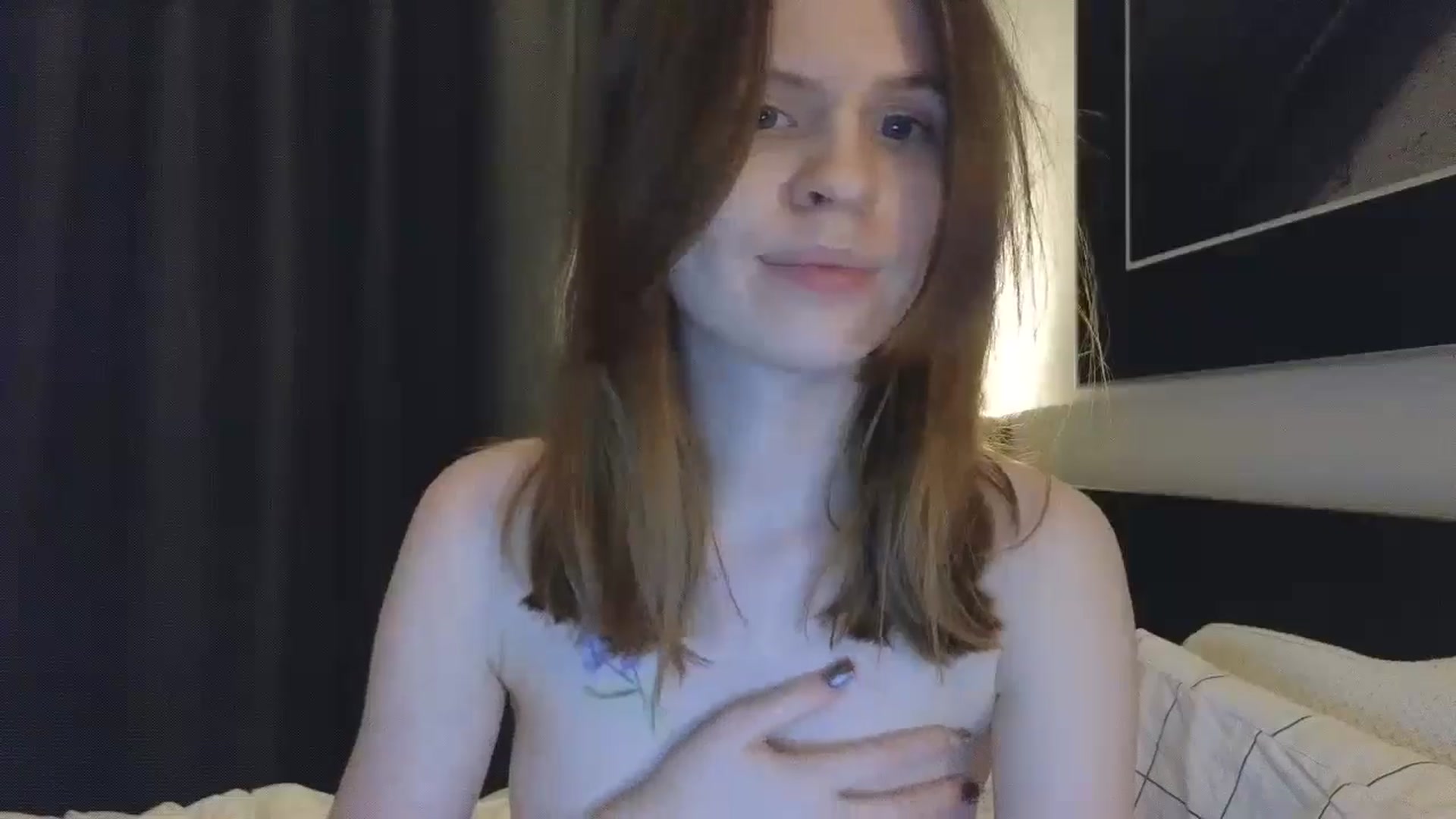 Gallery image thumbnail from Yuri_elfie's myfreecams stream on, 12/20/2024, 09:13 image 8 of 20