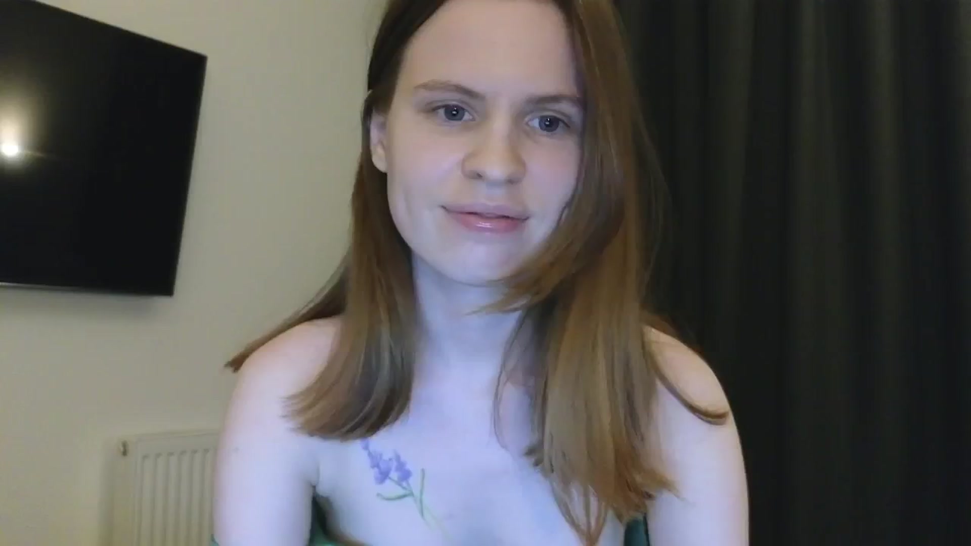 Gallery image thumbnail from Yuri_elfie's myfreecams stream on, 12/25/2024, 08:23 image 15 of 20