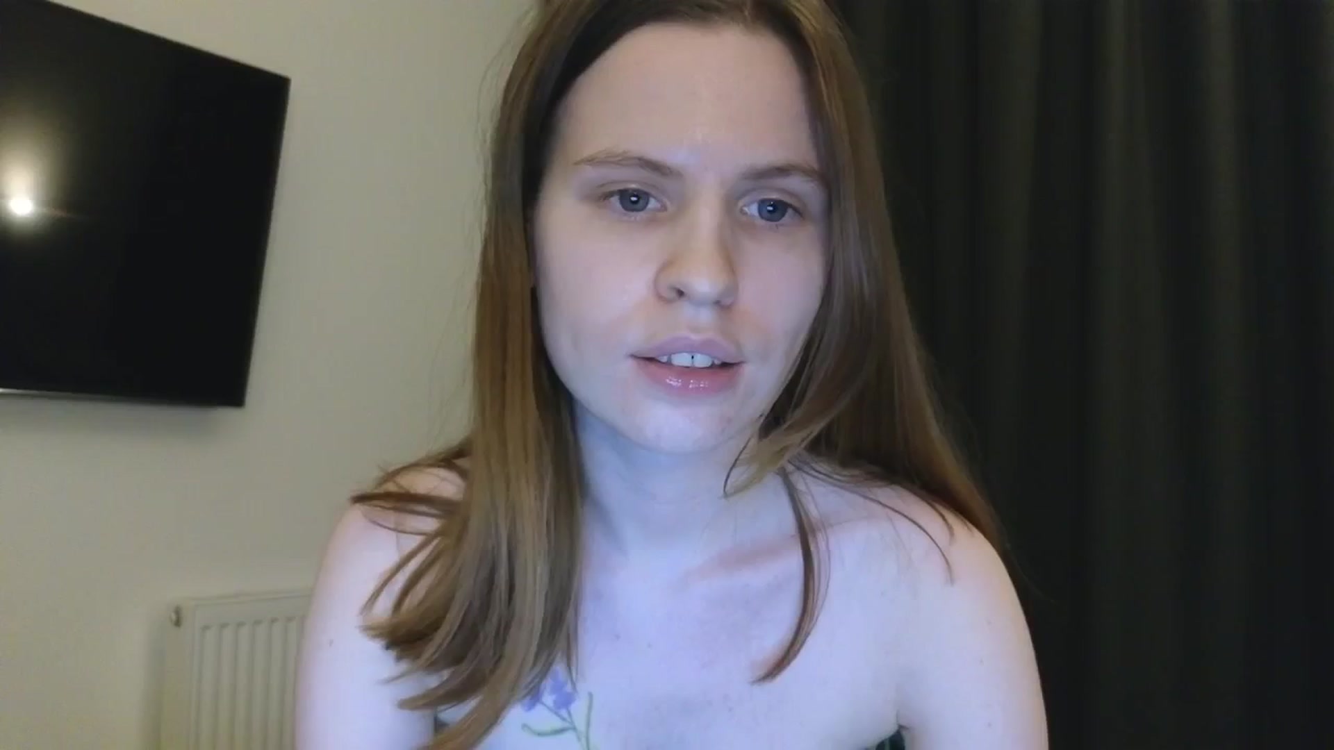 Gallery image thumbnail from Yuri_elfie's myfreecams stream on, 12/25/2024, 08:23 image 17 of 20