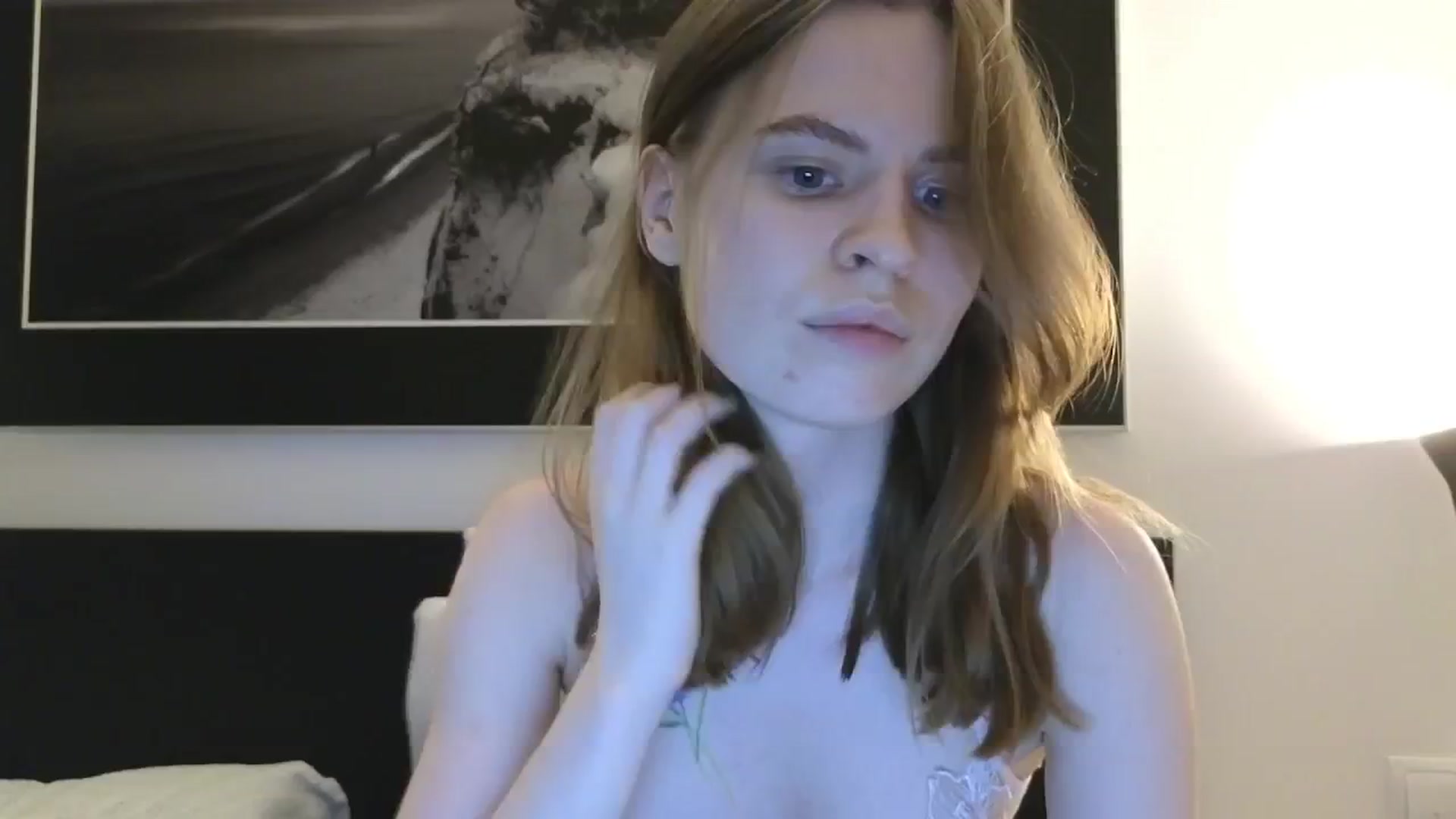 Gallery image thumbnail from Yuri_elfie's myfreecams stream on, 12/28/2024, 14:28 image 9 of 20