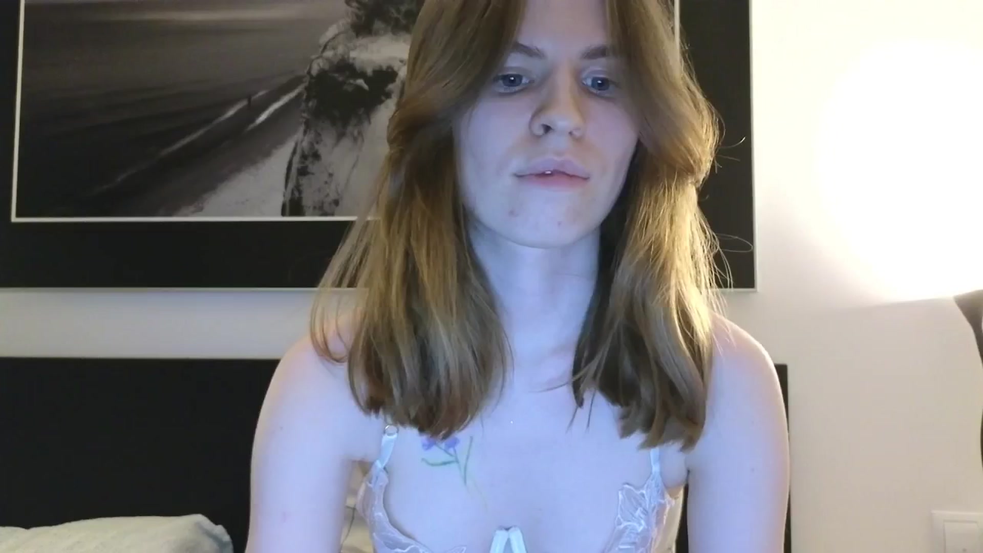 Gallery image thumbnail from Yuri_elfie's myfreecams stream on, 12/28/2024, 14:28 image 8 of 20