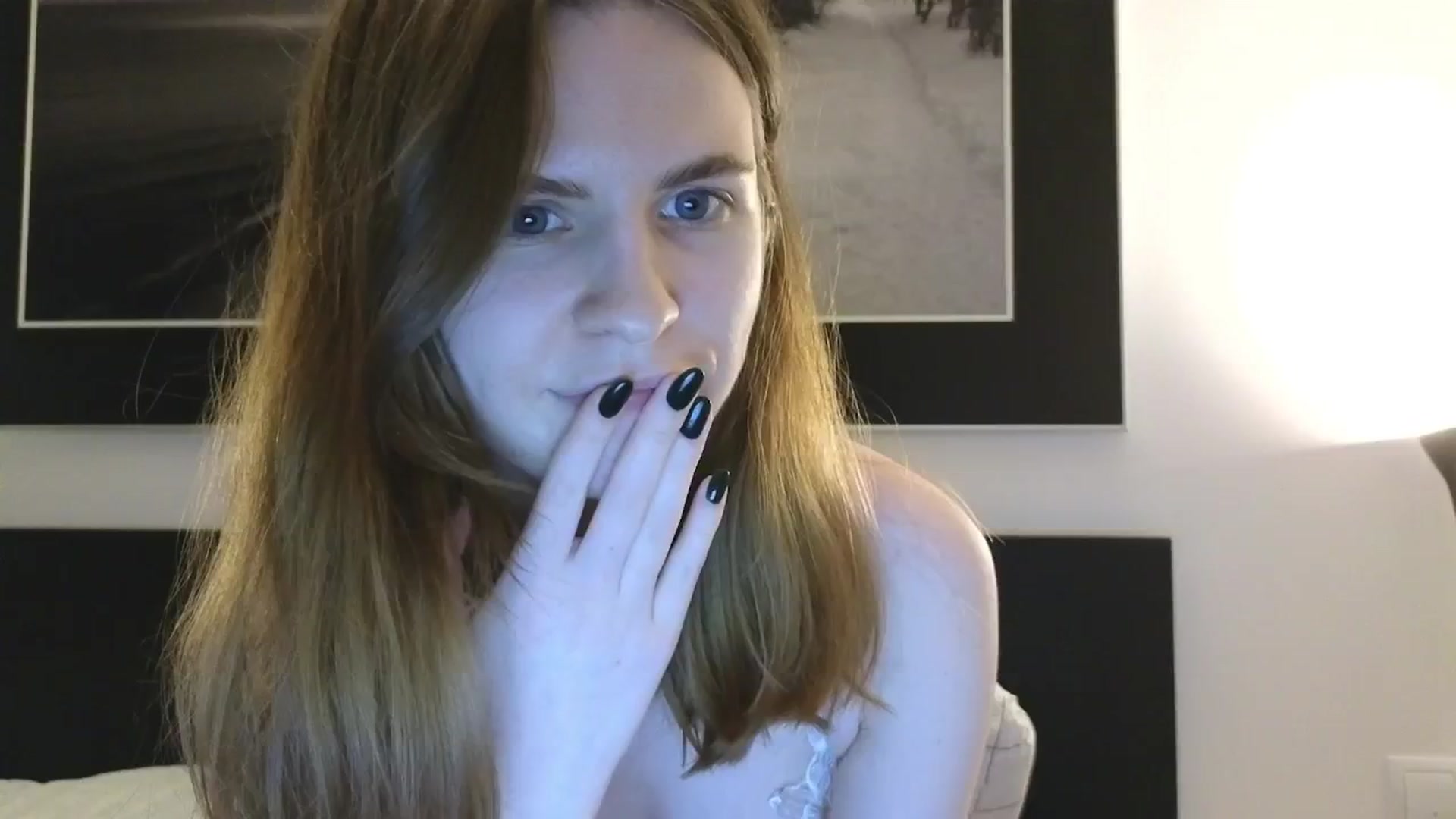 Gallery image thumbnail from Yuri_elfie's myfreecams stream on, 12/28/2024, 14:28 image 16 of 20