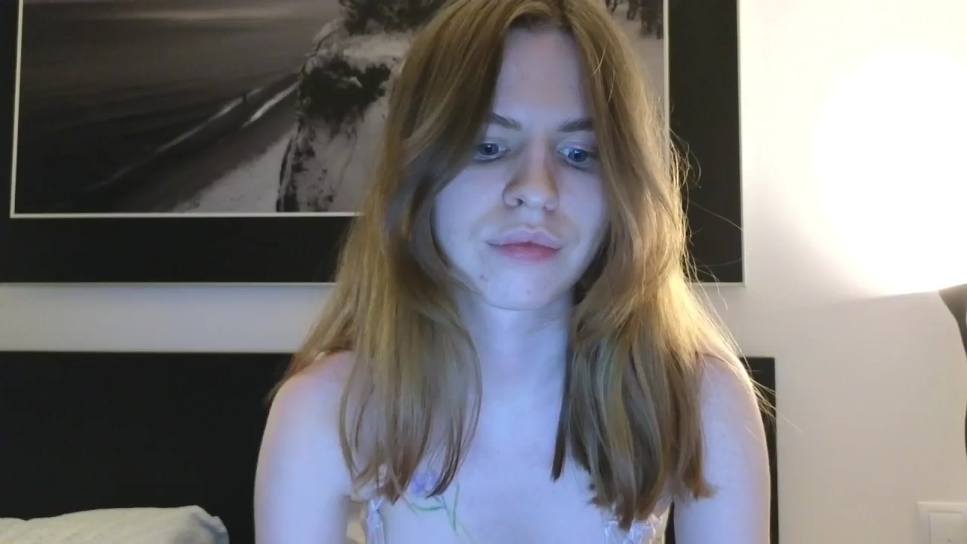 Gallery image thumbnail from Yuri_elfie's myfreecams stream on, 12/28/2024, 14:28 image 12 of 20