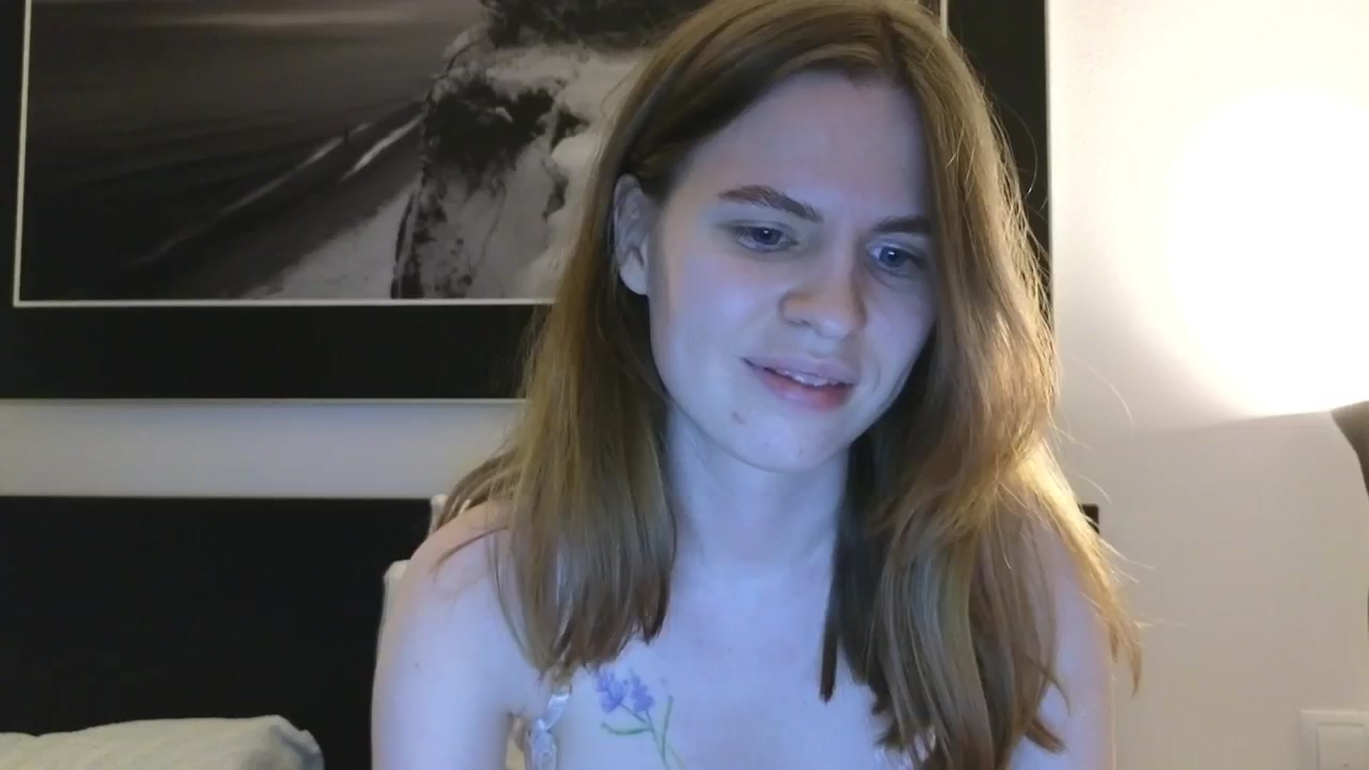 Gallery image thumbnail from Yuri_elfie's myfreecams stream on, 12/28/2024, 14:28 image 13 of 20