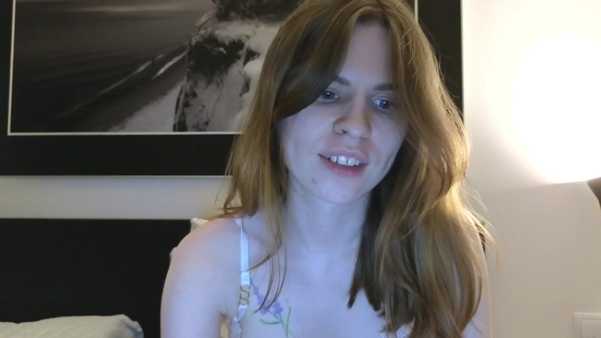 Gallery image thumbnail from Yuri_elfie's myfreecams stream on, 12/28/2024, 14:28 image 10 of 20