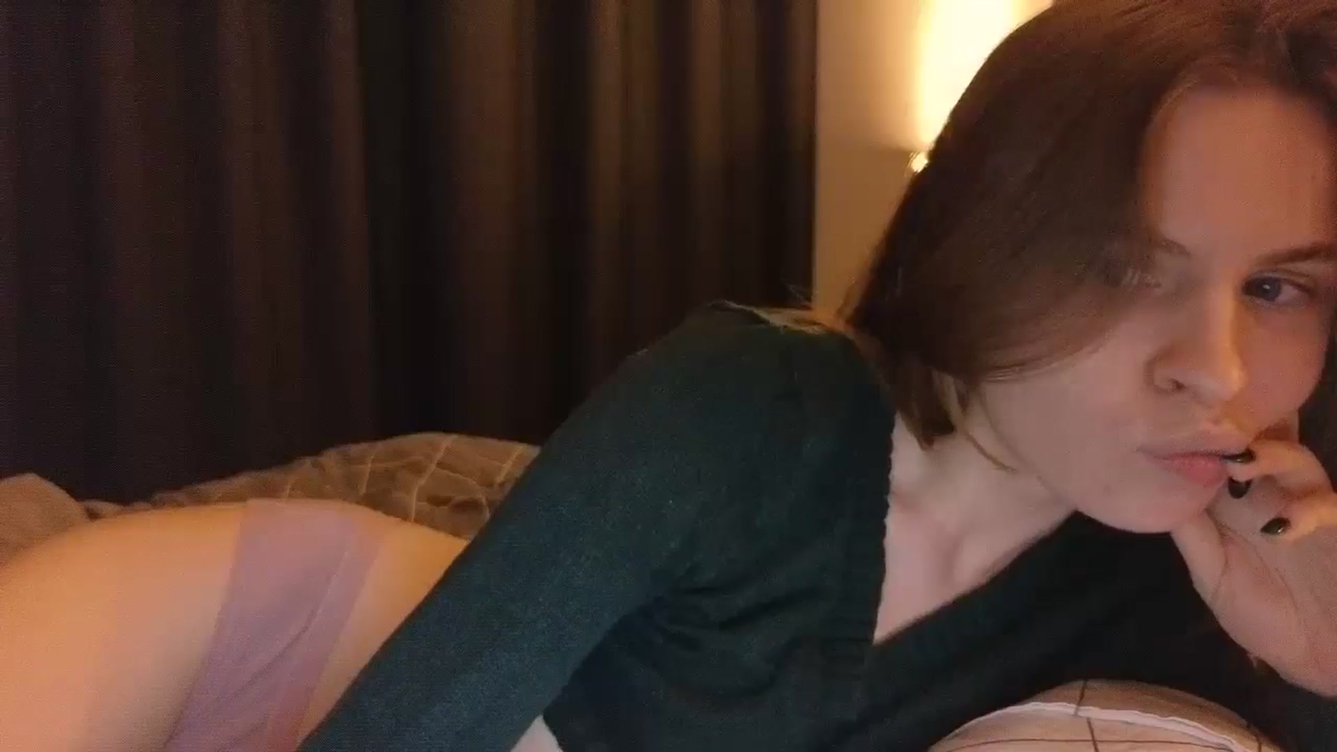 Gallery image thumbnail from Yuri_elfie's myfreecams stream on, 01/06/2025, 22:54 image 15 of 20