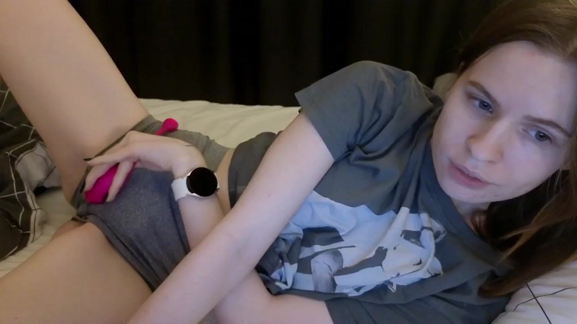 Gallery image thumbnail from Yuri_elfie's myfreecams stream on, 01/10/2025, 08:27 image 6 of 20